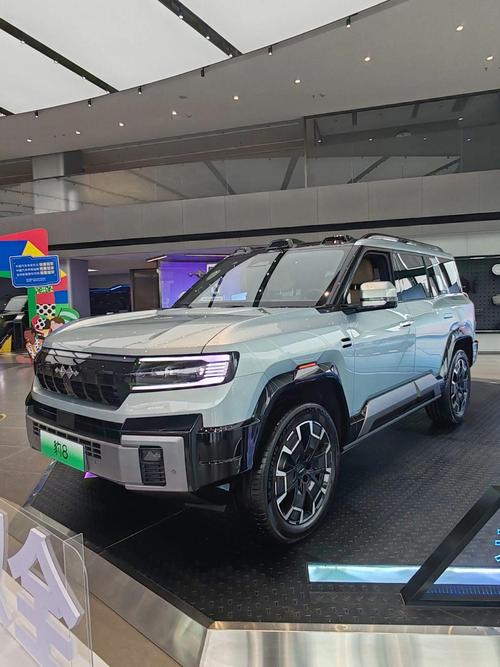 重庆321比亚迪方程豹硬派越野的爆款，英菲尼迪35周年与你共成长